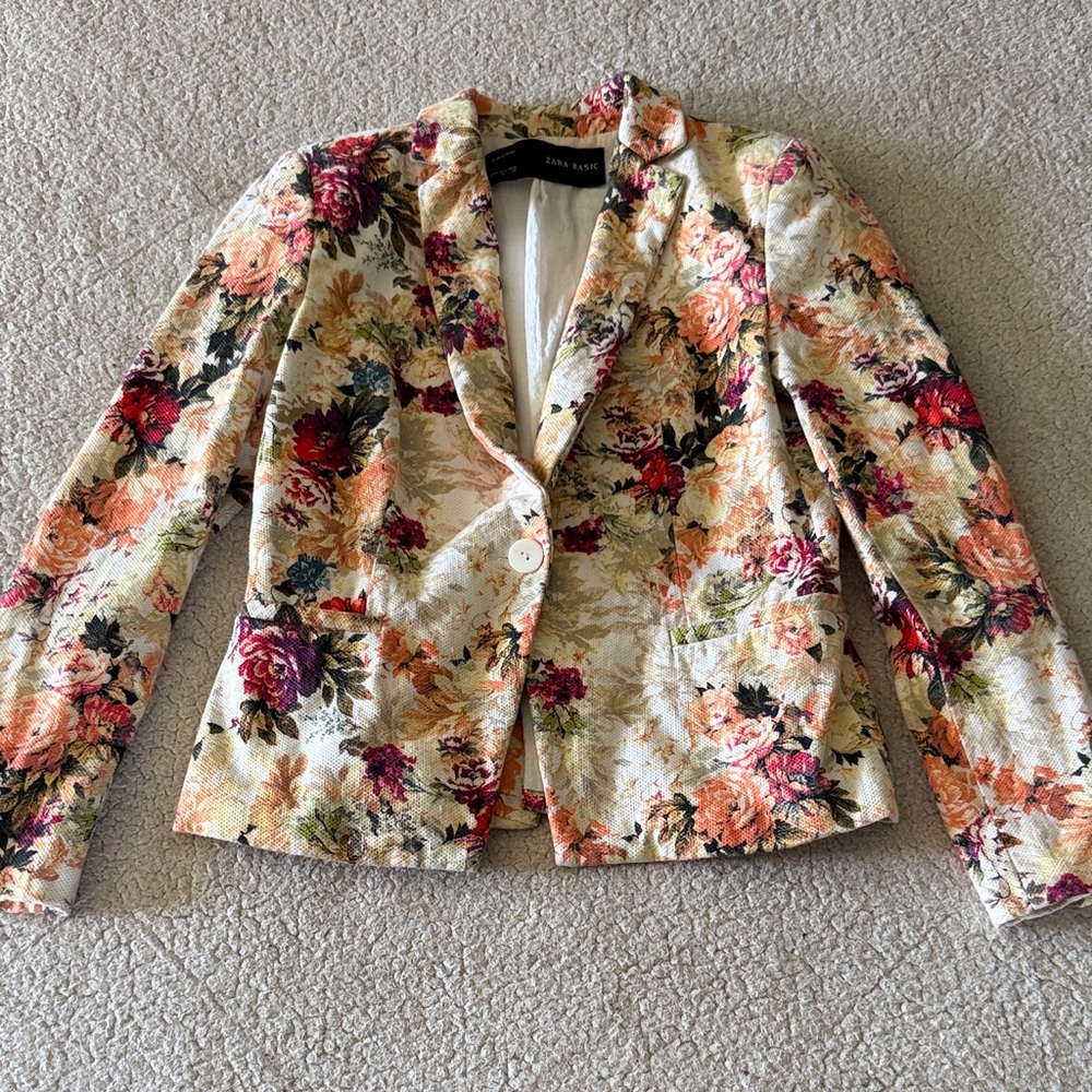 Zara Basic Floral Patterned Blazer With Button Cl… - image 1
